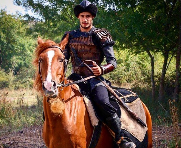 SURVİVOR BATUHAN KARACAKAYA