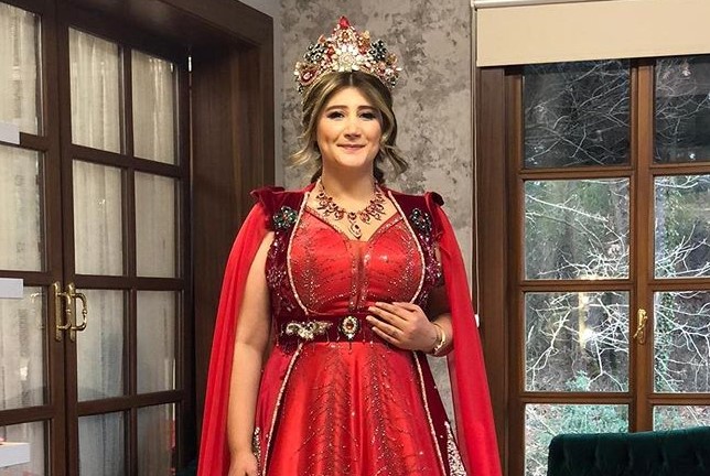 Doya Doya Moda Betül kimdir aslen nereli yaş sevgilisi Murat kim Doya Doya Moda Betül’ün oğlu neden öldü?