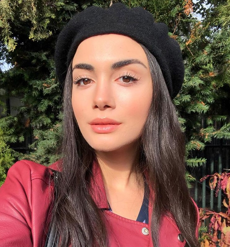 Özge Yağız