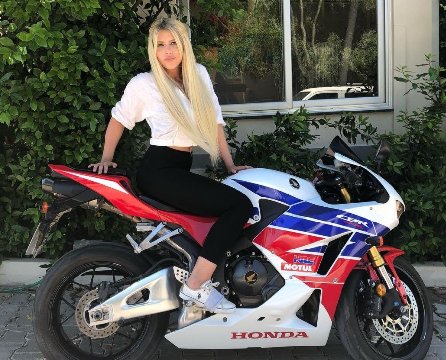 Doya Doya Moda Tuğçe Erdoğan