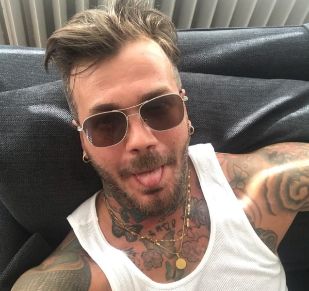 Doya Doya Moda jürisi Umut Eker kimdir sevgilisi kim nereli boyu kaç evli mi kaç yaşında?