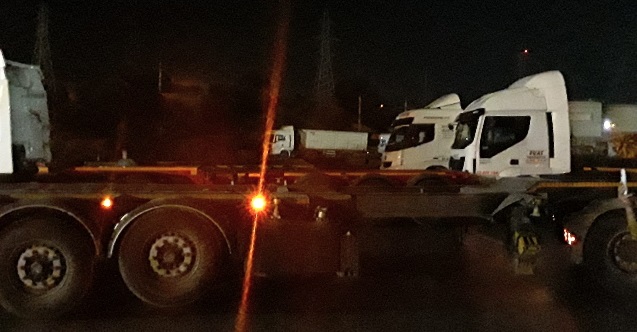 Aliağa'da TIR krizi çıktı, kilometrelerce TIR kuyruğu yaşanıyor