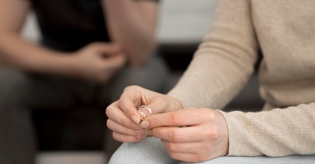 İzmir boşanma avukatı Cansu Şirin: Eşiniz sizi tehdit ediyorsa koruma kararı alabilirsiniz