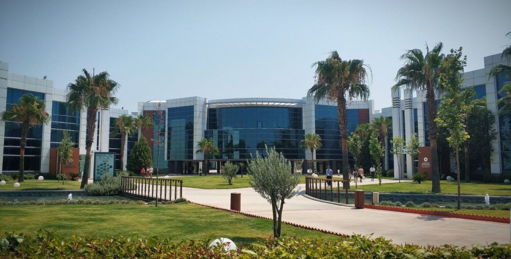 İzmir Bakırçay Üniversitesi