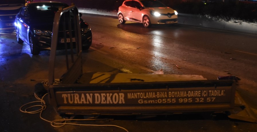 İzmir Bayraklı'da trafik kazası: 2'si ağır 3 kişi yaralandı