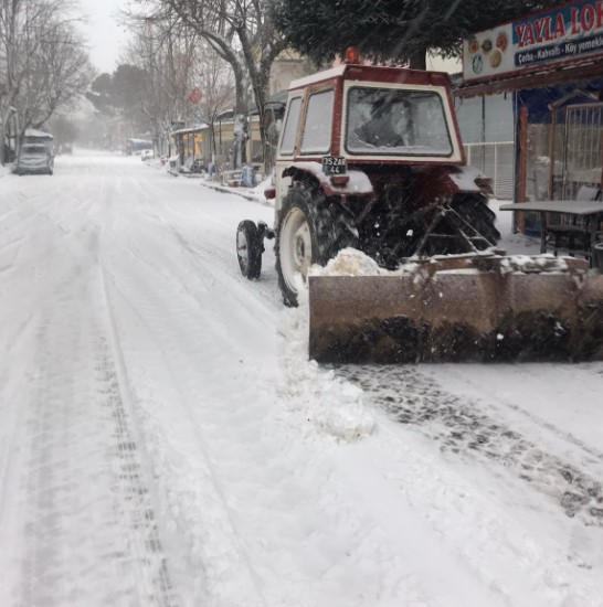 İzmir'de yılbaşı öncesi kar sürprizi