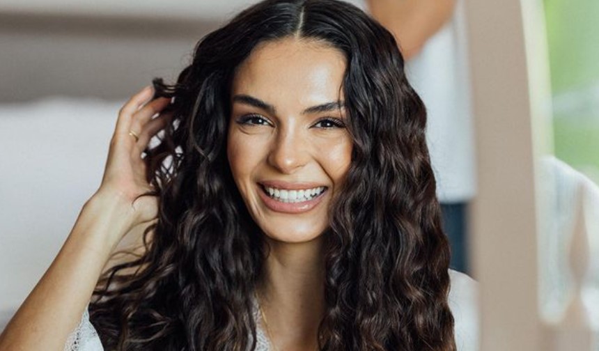 Ebru Şahin aslen nereli burcu ne evli mi sevgilisi kim Ebru Şahin oynadığı filmleri ve tv dizileri