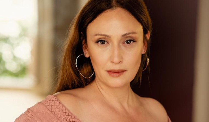 Gülçin Santırcıoğlu aslen nereli boyu kaç burcu ne evli mi oynadığı filmleri ve tv dizileri