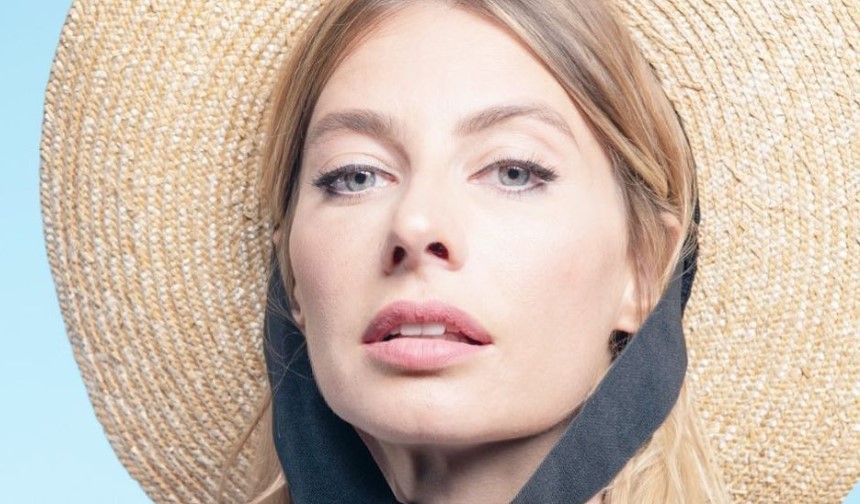 Tuba Ünsal aslen nereli burcu ne evli mi eşi kimdir Tuba Ünsal oynadığı filmleri ve tv dizileri