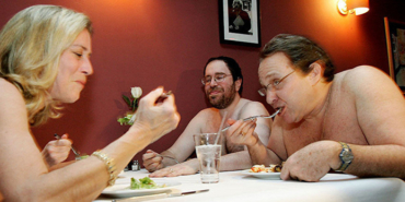 Fransa'daki Çıplak Restoran, Büyük Hayal Kırıklığıyla Kapanıyor