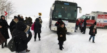 İzmir Bozdağ'da Zinciri Olmayan Otobüste 46 Vatandaş Mahsur Kaldı