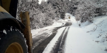 İzmir’de Kar Yağışına Büyükşehir Ekipleri Müdahale Etti