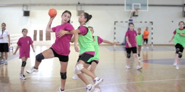 izmir, Melisa Şenolsun