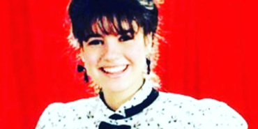 Gülben Ergen, Çocukluk Fotoğrafını Takipçileriyle Paylaştı