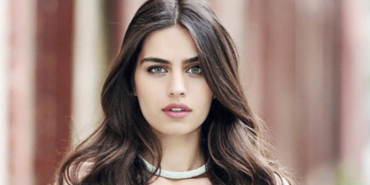 Mesut Özil, sevgilisi Amine Gülşe'nin gelinliği için 520 bin lirayı gözden çıkardı