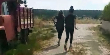 İzmir Çeşme'de kapıları çalarak kaçan kişileri mahalleli kovaladı