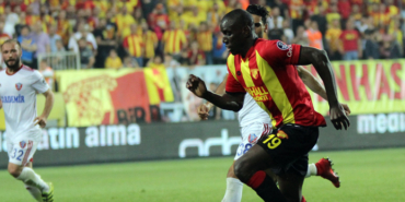 İzmir ekibi Göztepe'nin eski golcüsü Demba Ba, takıma dönüyor