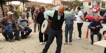 Urla'da kalker ocağı yapımına mahkemeden ret yanıtı gelince köylüler davul zurnayla kutladı