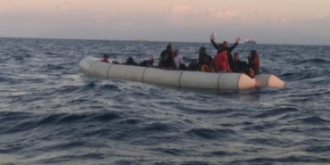 İzmir Sahil Güvenlik ekipleri, Foça'da 35 düzensiz göçmen yakaladı