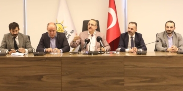 AK Parti İl Başkanı Sürekli, Tunç Soyer’in 100 gününü değerlendirdi