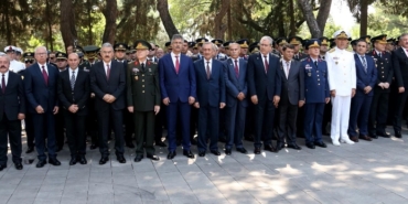 İzmir'in birçok ilçesinde 15 Temmuz şehitleri anıldı