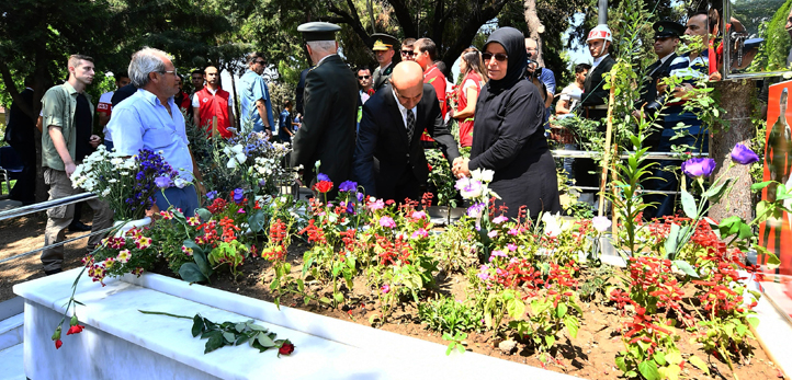 izmir, Bekir Pakdemirli, Ilıca Plajı