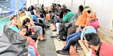 İzmir’de göçmen operasyonu: 127 göçmen yakalandı