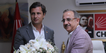 Ak Parti ve CHP, İzmir'deki yangın için birlikte hareket edecek