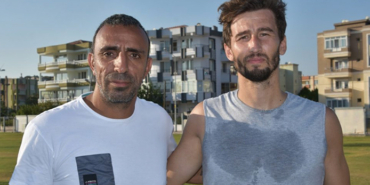 Konak, Abdül Batur, Cumhuriyet Halk Partisi, Deniz Yücel