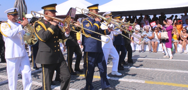 Çeşme, Alaçatı, Ekrem Oran, Çeşme Belediyesi, Hüsnü Şenlendirici