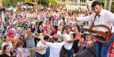 Bayındır elektrik kesintisi, Bergama elektrik kesintisi, Bornova elektrik kesintisi, Foça elektrik kesintisi, Karşıyaka elektrik kesintisi, Kemalpaşa elektrik kesintisi, Kiraz elektrik kesintisi, Menemen elektrik kesintisi, Ödemiş elektrik kesintisi, Tire elektrik kesintisi, Torbalı elektrik kesintisi, Urla elektrik kesintisi, Konak elektrik kesintisi, Buca elektrik kesintisi, Karabağlar elektrik kesintisi, Çeşme elektrik kesintisi, Güzelbahçe elektrik kesintisi, Bayraklı elektrik kesintisi, Menderes elektrik kesintisi, Karaburun elektrik kesintisi