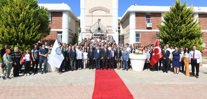 izmir, Konak, Sahne Tozu Tiyatrosu, Mithatpaşa Caddesi, Şehit Fethi Bey Caddesi