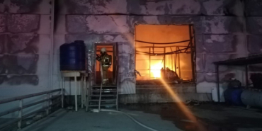 İzmir Gaziemir'deki fabrika yangını, 4 fabrikaya zarar verdi