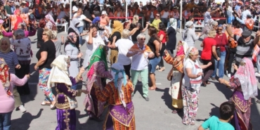 Menderes Yörük Şenliği Tekeli Meydanı'nda yapıldı