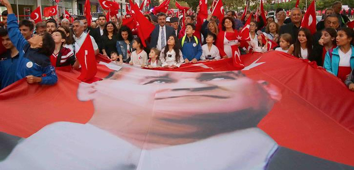 Karşıyaka, izmir, Cemil Tugay, Bostanlı, 29 Ekim Cumhuriyet Bayramı