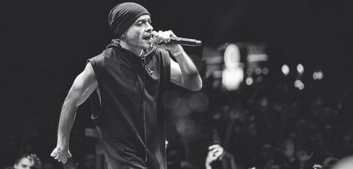 Karşıyaka, izmir, Aybüke Albere, Bostanlı, Suat Taşer Tiyatrosu, Okan Bayülgen, Özge Borak, Ezgi Çelik, Bostanlı Suat Taşer Tiyatrosu, Cemal Gürsel Caddesi