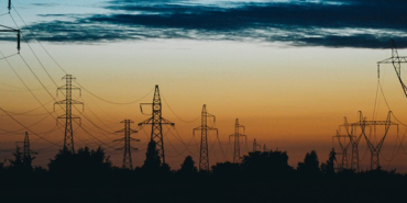 izmir, Çukur, Melike İpek Yalova, Kubilay Aka, Hilal Altınbilek, Vahide Perçin, Uğur Güneş, Kerem Alışık, Bir Zamanlar Çukurova