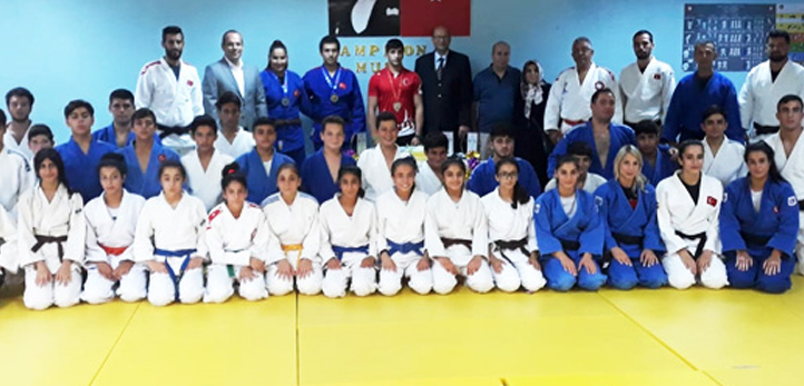 Sıla Gençoğlu, izmir, Konak, Sıla, Kültürpark, Kültürpark Açıkhava Tiyatrosu, İzmir Açık Hava Konserleri, izmir konserleri, Sıla konseri