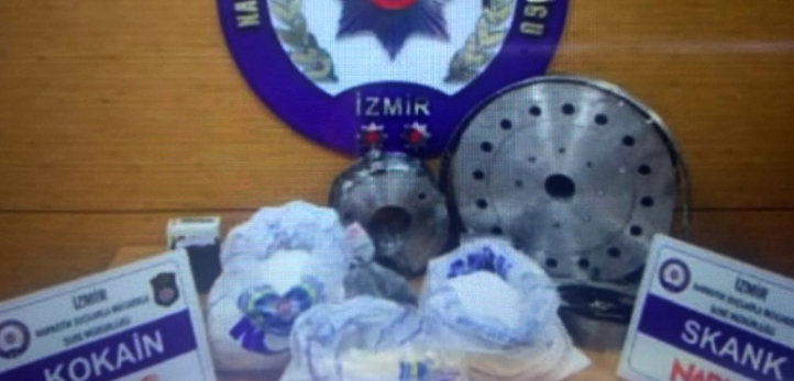 izmir, Konak, Begüm Kütük, Kurtlar Vadisi, Yaşar