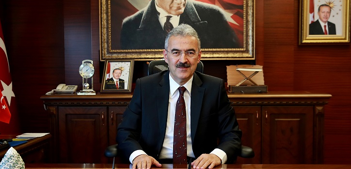 Menderes, Adnan Menderes Havalimanı