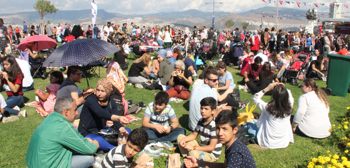 Bayındır elektrik kesintisi, Bergama elektrik kesintisi, Bornova elektrik kesintisi, Dikili elektrik kesintisi, Kemalpaşa elektrik kesintisi, Kiraz elektrik kesintisi, Menemen elektrik kesintisi, Torbalı elektrik kesintisi, Beydağ elektrik kesintisi, Konak elektrik kesintisi, izmir elektrik kesintisi, Menderes elektrik kesintisi