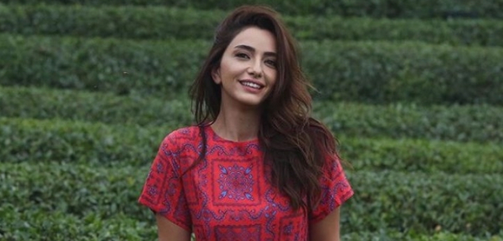 Onur Ünlü, Hazar Ergüçlü