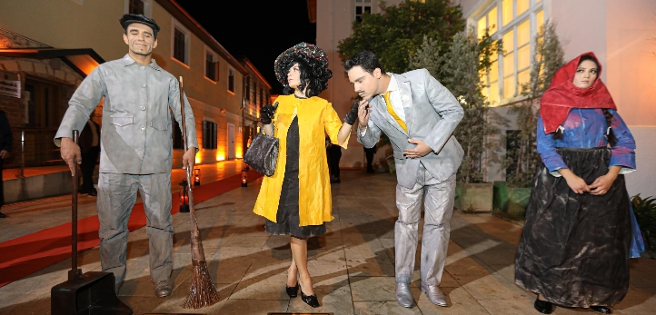 izmir, Bornova, Cumhuriyet Meydanı, Mustafa İduğ