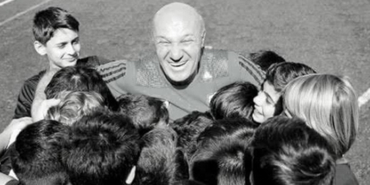 Hande Erçel, izmir, Dokuz Eylül Üniversitesi, İzmir Ekonomi Üniversitesi, Buğra Gülsoy, Mustafa Yıldıran, Duygu Sarışın, Selen Öztürk, Başak Daşman, Azize