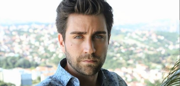 Kanal D, Afili Aşk, Çağlar Ertuğrul, Burcu Özberk, Altan Erkekli, Neşe Beykent