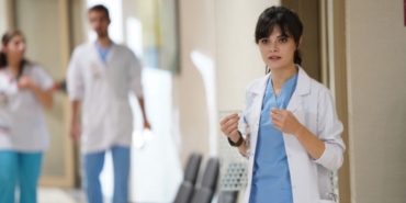 Taner Ölmez, Mucize Doktor, Onur Tuna, Sinem Ünsal, Hazal Türesan, Fox TV