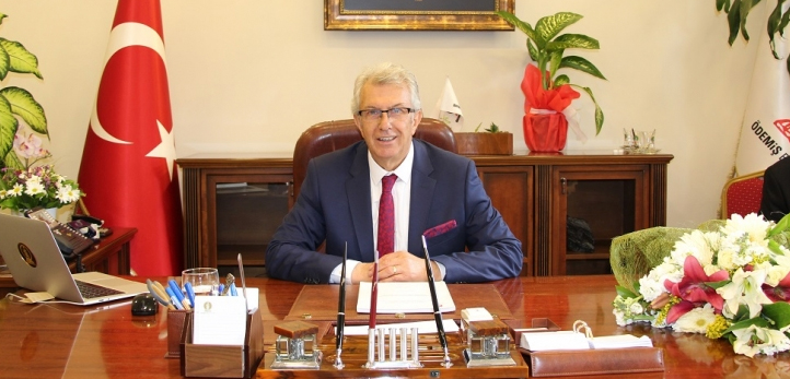 Özge Özpirinçci, Fox TV, Ece Özdikici, Bennu Yıldırımlar