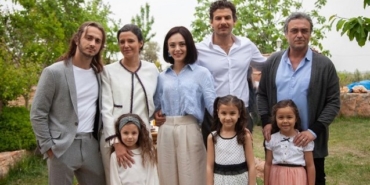 Kanal D, Afili Aşk, Çağlar Ertuğrul, Burcu Özberk, Altan Erkekli, Neşe Baykent, Asena Tuğal