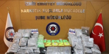 İzmir'de emekli memurun evi, uyuşturucu deposu çıktı