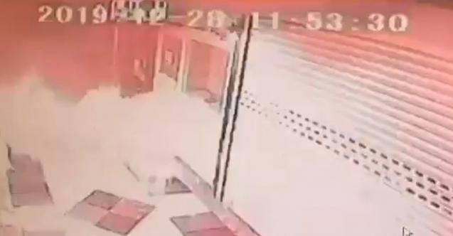 Konak Kemeraltı Çarşısı'ndaki patlamada faciadan dönüldü